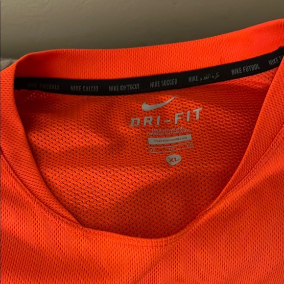 SOLD- Nike Manchester United Orange Jersey - Picture 2 of 6